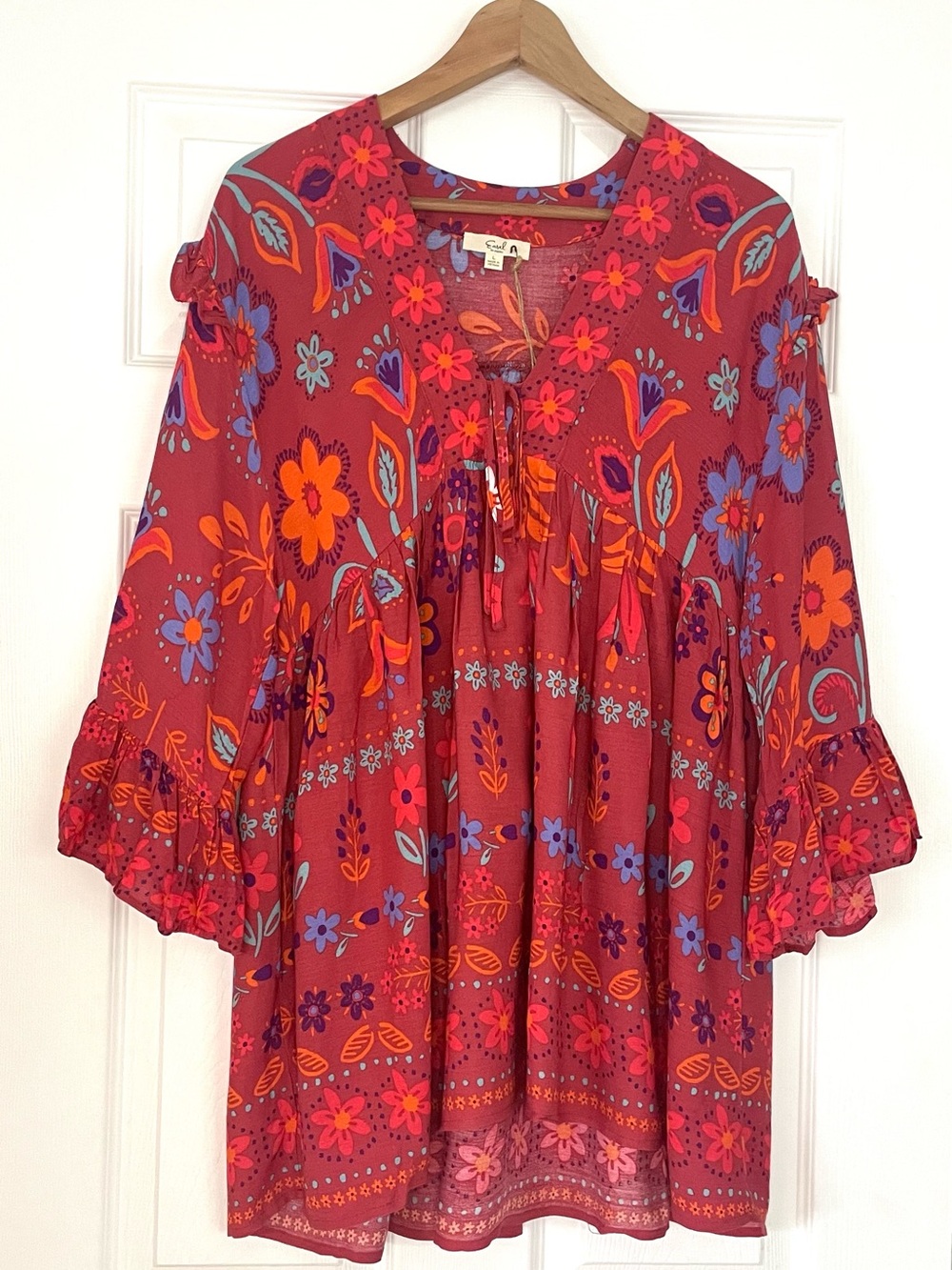 NWT Easel Tunic Top Size L